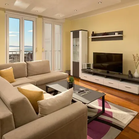 Sea View & Garage - Modern 3br *