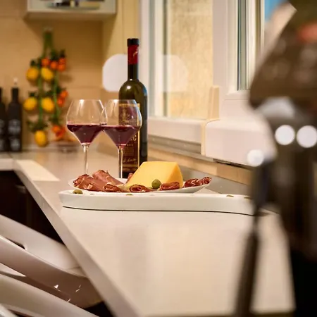 Sea View & Garage - Modern 3br شقة سبليت